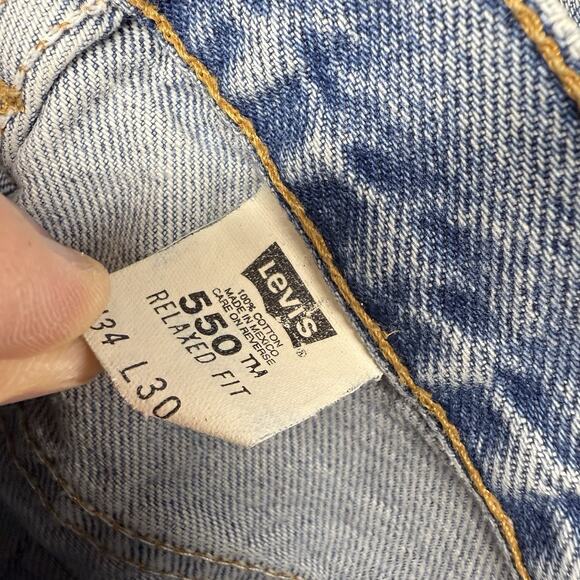 Vintage Levis Jeans Fits 32x30 Blue 550 Light Wash Red Tab Straight Distressed - Picture 13 of 14